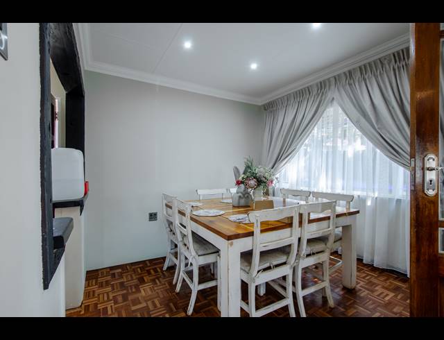 3 BEDROOM HOUSE FOR SALE IN HEIDELBERG INDUSTRIAL